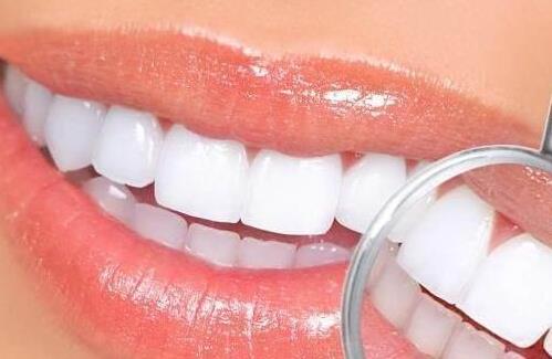 大家都知道牙黄的主要原因，但是很少人知道怎么补救！