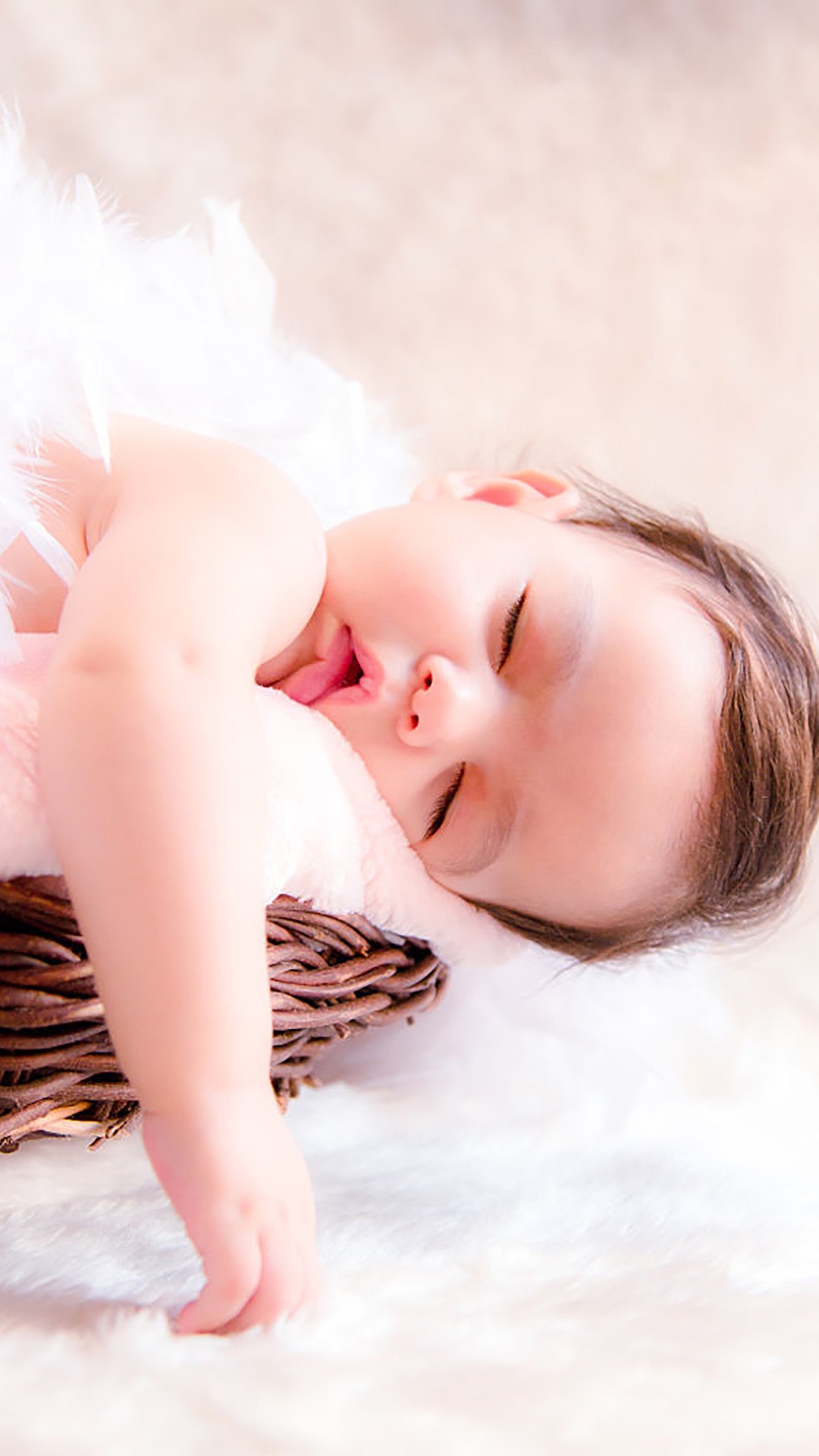 小宝宝睡觉老出汗，正常的或是病症？母亲需当心！