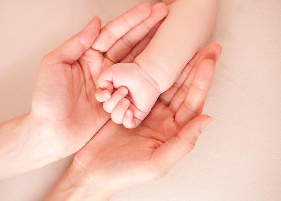 新生儿呕吐的护理分享，有哪些三种类型宝宝云都跟你讲讲